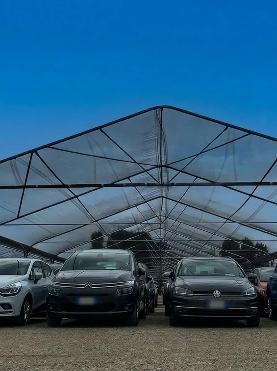 Couverture anti‑grêle EUROMET.IT sur une concession automobile — projet réel